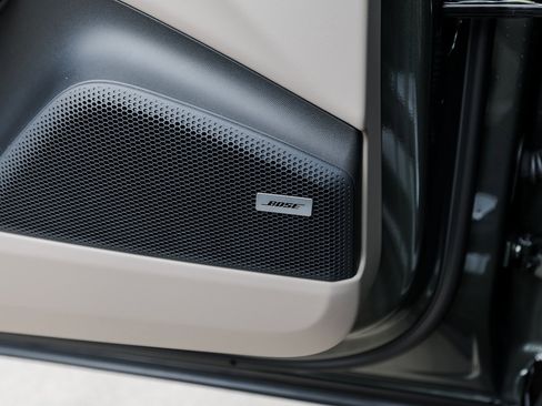 New 2025 Porsche Macan 4S Electric image 22