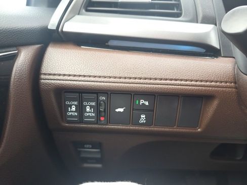 Used 2025 Honda Odyssey Touring image 19