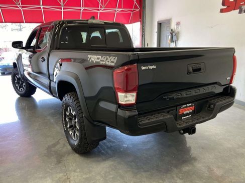 Used 2021 Toyota Tacoma TRD Off-Road w/ Technology Package image 5