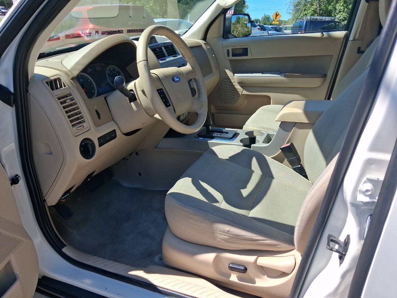 Used 2012 Ford Escape XLT AWD/4WD image 16