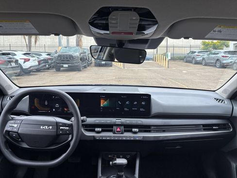 Used 2025 Kia K4 FWD image 27