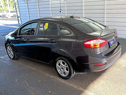 Used 2015 Ford Fiesta SE w/ Comfort Package FWD image 4