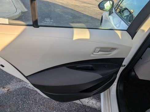 Used 2022 Toyota Corolla LE FWD image 15