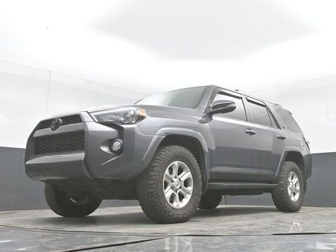 Used 2019 Toyota 4Runner SR5 Premium AWD/4WD image 29