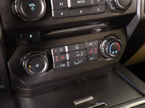 Used 2018 Ford F150 XLT w/ Equipment Group 302A Luxury image 8