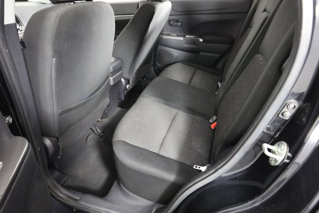 Used 2021 Mitsubishi Outlander Sport SE FWD image 18