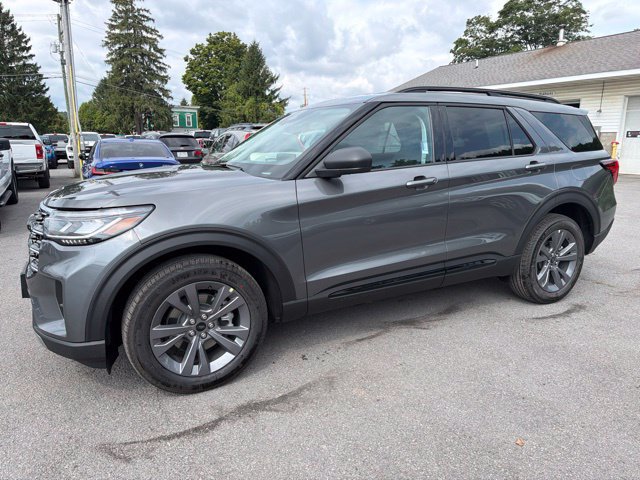 Used 2026 Ford Explorer Active w/ Active Comfort Package AWD/4WD image 2