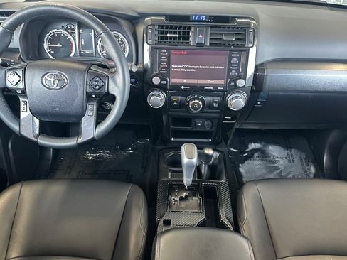 Certified 2022 Toyota 4Runner TRD Off-Road Premium AWD/4WD image 12