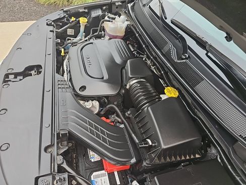 Used 2024 Chrysler Pacifica Touring-L FWD image 40
