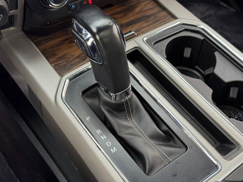 Used 2019 Ford F150 Lariat image 31