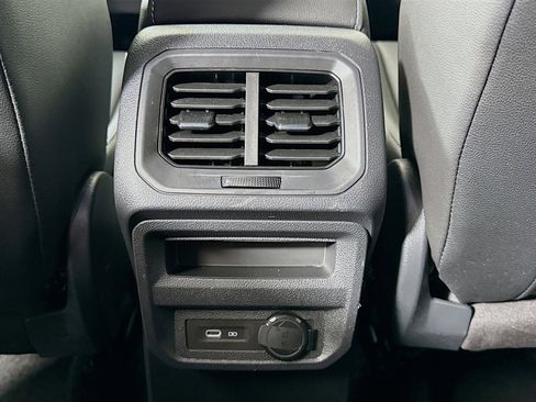 Certified 2023 Volkswagen Tiguan SE image 23
