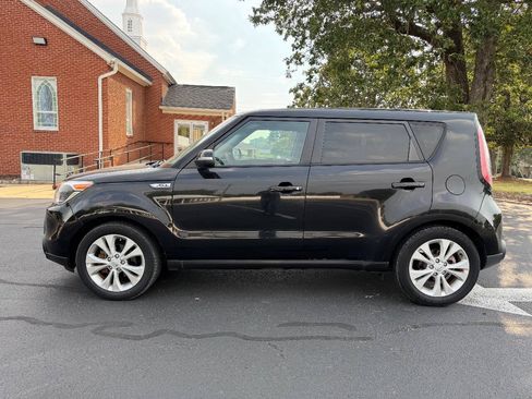 Used 2014 Kia Soul + FWD image 8