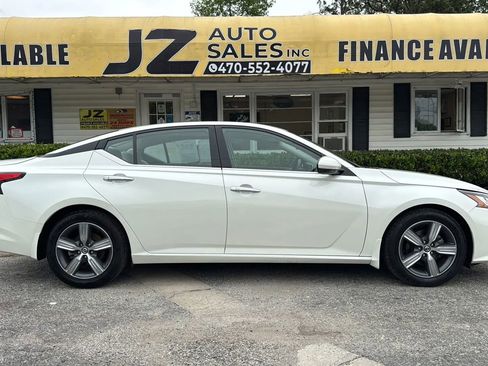 Used 2019 Nissan Altima 2.5 SV FWD image 2