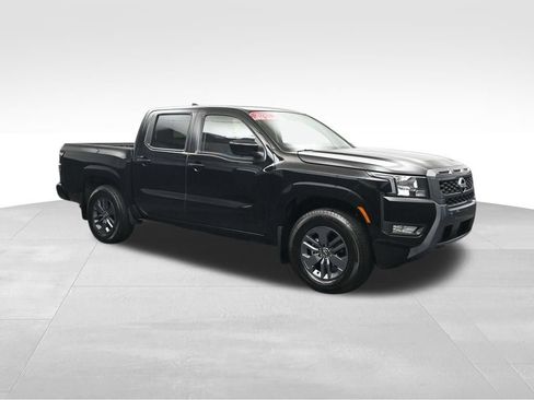 Used 2025 Nissan Frontier SV w/ SV Convenience Package RWD image 7