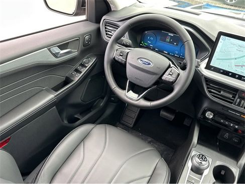 New 2025 Ford Escape SE w/ PHEV Premium Package image 13