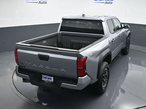 Used 2025 Toyota Tacoma TRD Off-Road AWD/4WD image 52