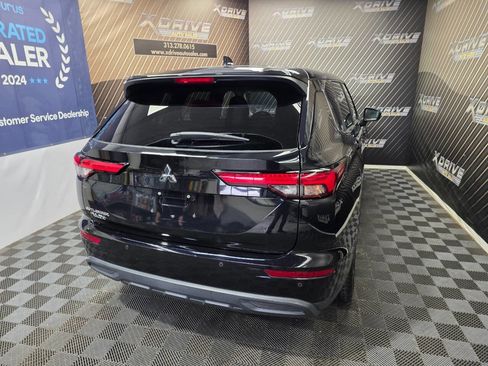Used 2022 Mitsubishi Outlander ES image 14