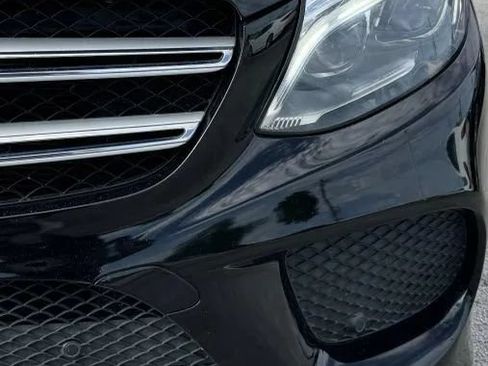 Used 2018 Mercedes-Benz GLE 350 w/ Premium 2 Package image 9