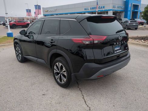 Used 2023 Nissan Rogue SV image 6