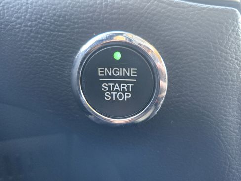 Certified 2017 Ford Edge SEL w/ Equipment Group 201A image 16