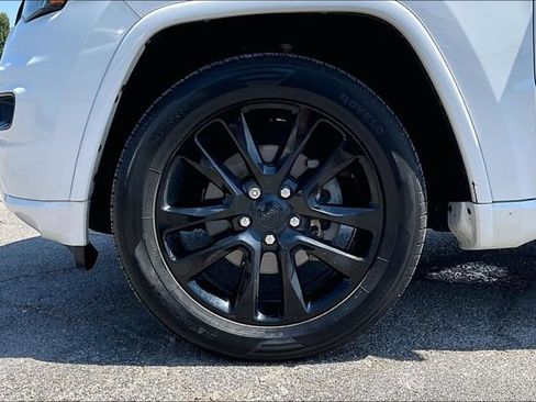 Used 2019 Jeep Grand Cherokee Altitude RWD image 34