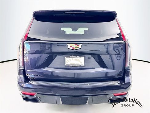 Used 2022 Cadillac Escalade Sport Platinum image 6