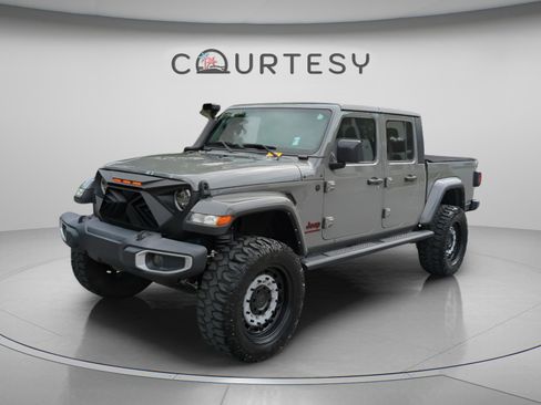 Used 2021 Jeep Gladiator Sport AWD/4WD image 2