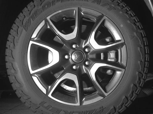 Used 2025 Jeep Compass Trailhawk AWD/4WD image 13