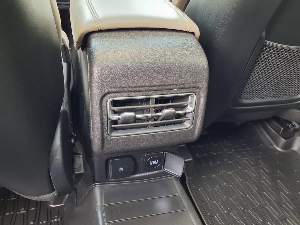 Certified 2025 Lincoln Corsair FWD w/ Equipment Group 101A image 14