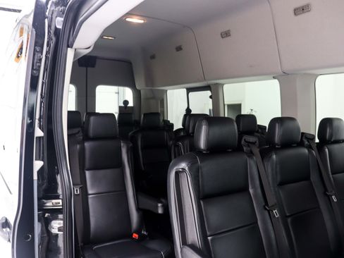 Used 2019 Ford Transit 350 XLT RWD image 12