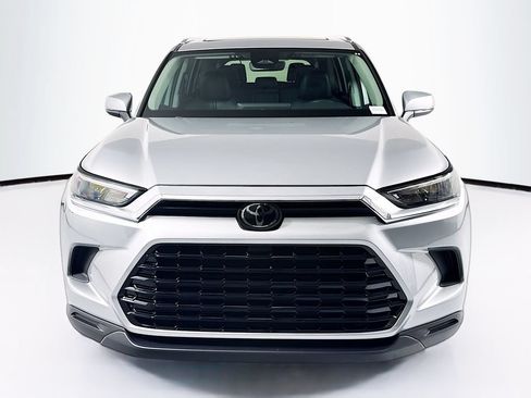 Used 2026 Toyota Grand Highlander FWD image 2
