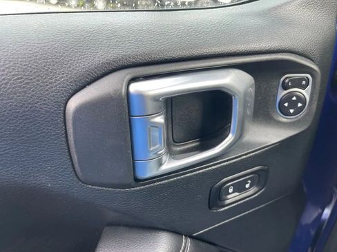 Used 2019 Jeep Wrangler Unlimited Sahara w/ Uconnect 4C Nav & Sound Group AWD/4WD image 35