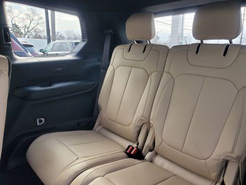 Used 2024 Jeep Grand Cherokee L Limited AWD/4WD image 36