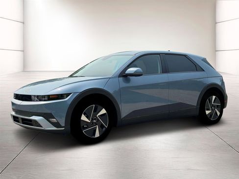 New 2026 Hyundai Ioniq 5 SE image 2