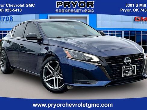 Used 2023 Nissan Altima 2.0 SR FWD image 1