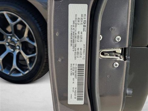 Used 2015 Chrysler 300 S image 25