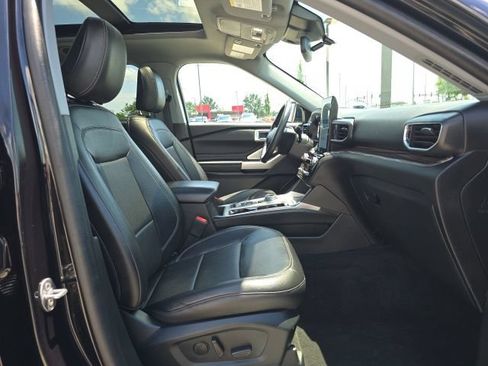 Used 2023 Ford Explorer Limited w/ Limited Technology Package AWD/4WD image 19