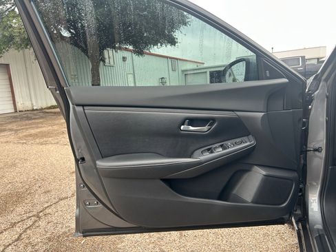 Used 2023 Nissan Sentra SV w/ Trunk Package image 25