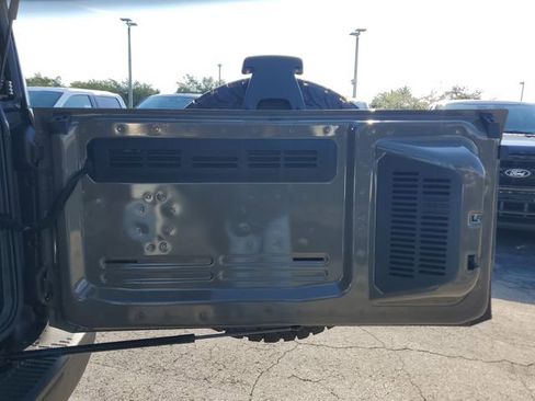 Used 2025 Ford Bronco Badlands AWD/4WD image 9