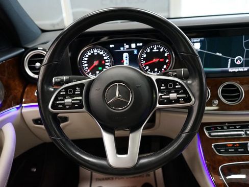 Used 2019 Mercedes-Benz E 300 4MATIC image 31