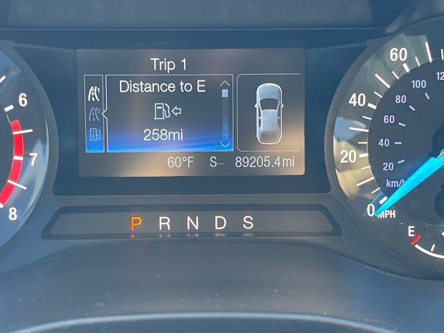 Used 2016 Ford Fusion SE FWD image 9