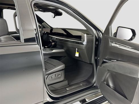 Used 2025 Cadillac Escalade V w/ LPO, Floor Liner Package AWD/4WD image 30
