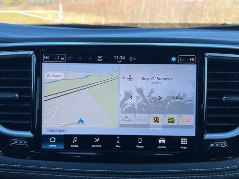 Used 2026 Chrysler Pacifica Limited w/ Uconnect Theater Family Group image 24