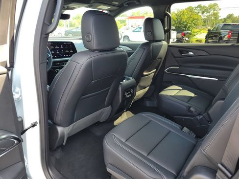 New 2027 Chevrolet Traverse LT w/ Driver Confidence Package FWD image 15