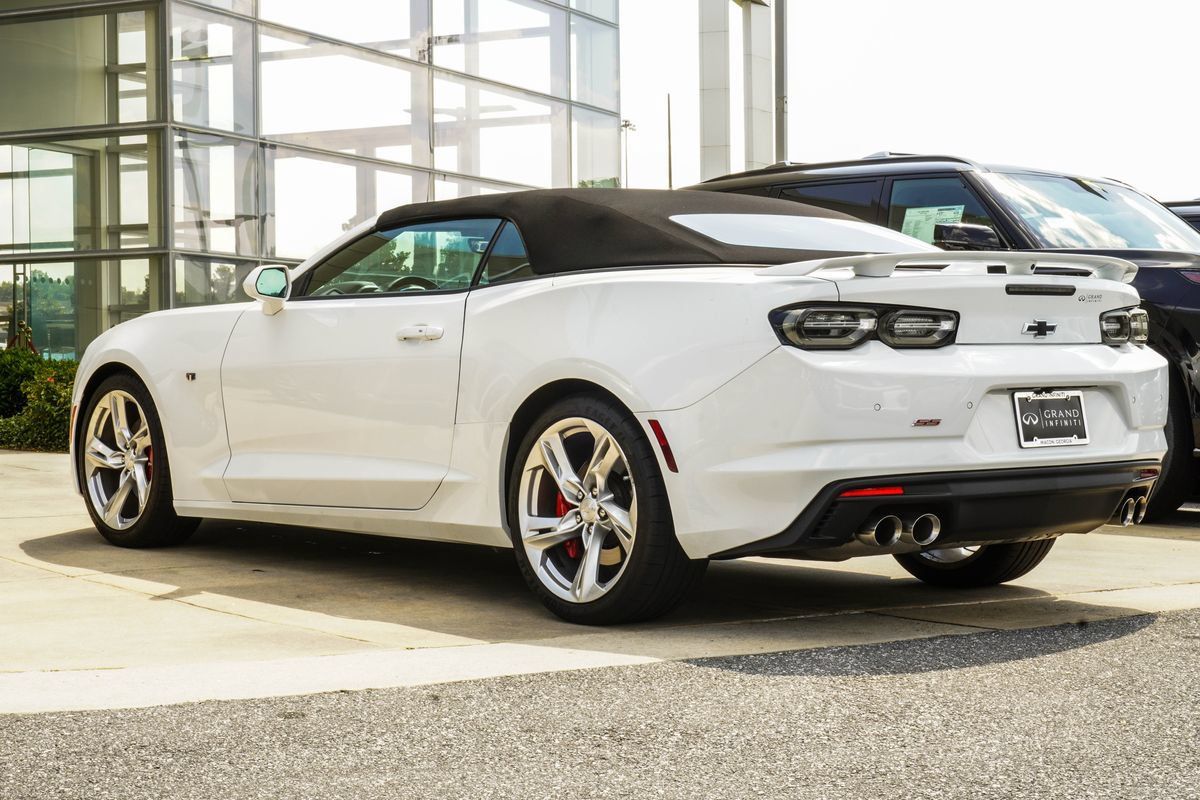 Used 2023 Chevrolet Camaro SS RWD image 11