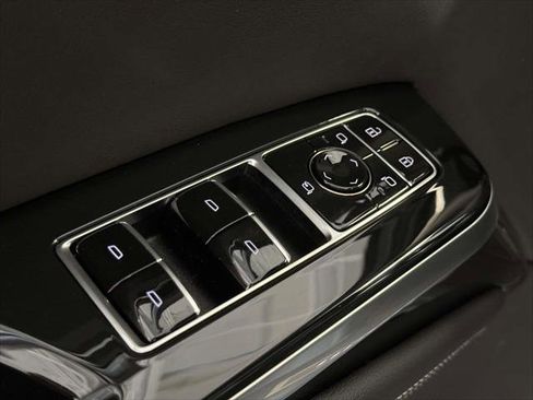 Used 2025 Cadillac Escalade ESV Sport image 23