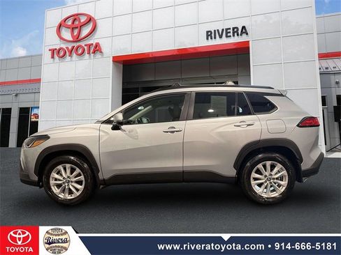 Used 2023 Toyota Corolla Cross LE image 8