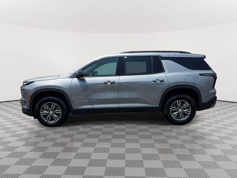 Used 2026 Chevrolet Traverse LT AWD/4WD image 4