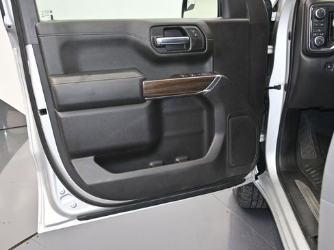 Used 2020 Chevrolet Silverado 1500 LT image 10