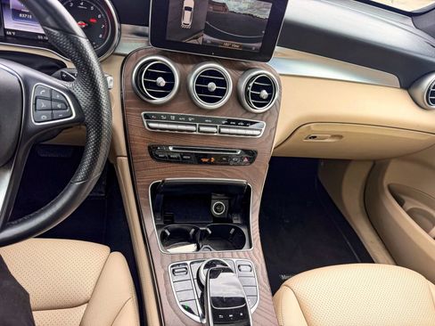 Used 2018 Mercedes-Benz GLC 300 4MATIC image 38